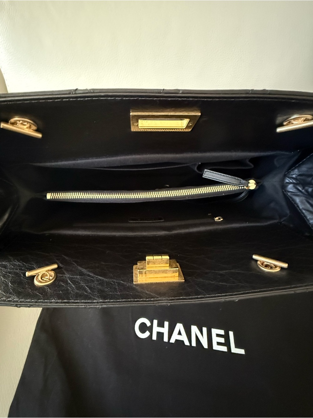 CHANEL Quilted Shoulder Bag in Black with Gold Hardware - Picture 5 of 8